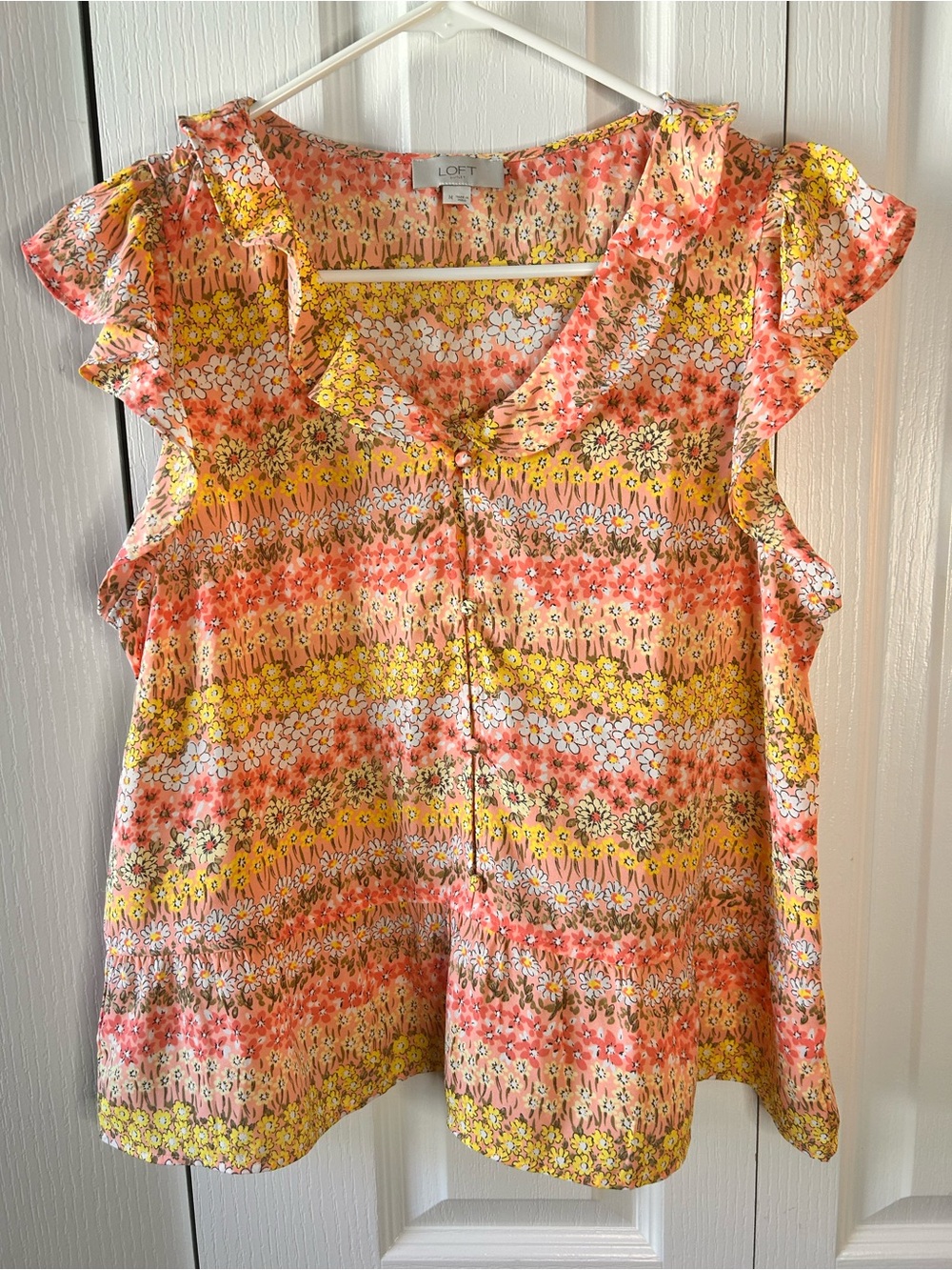 Loft Women’s Medium Coral & Yellow Button V-Neck Floral Ruffle Sleeve Blouse